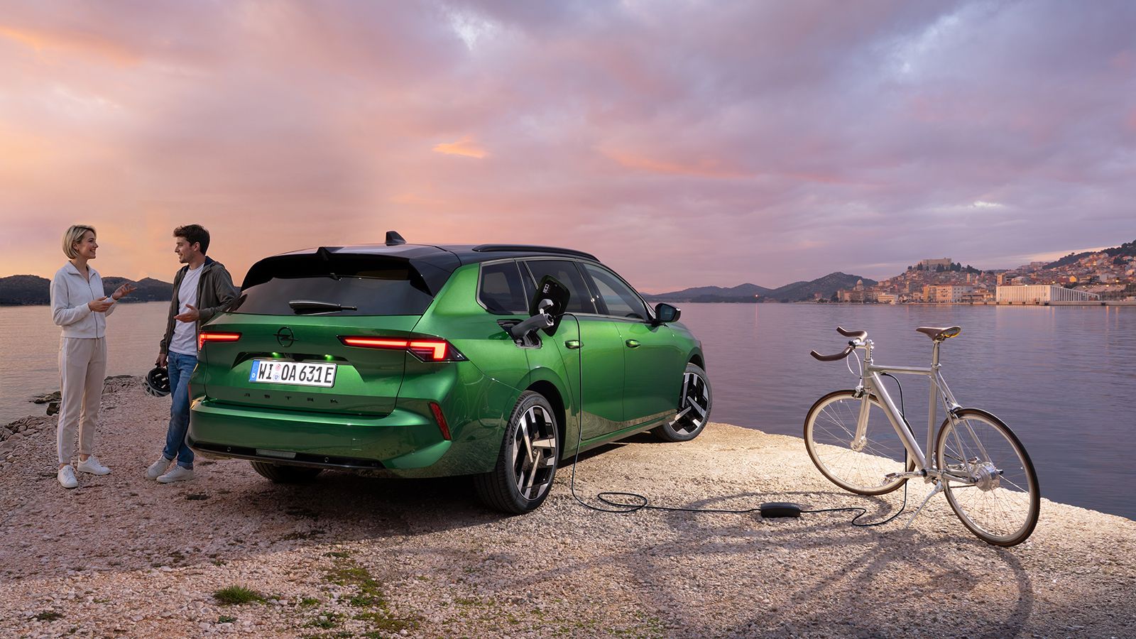 Opel Astra Electric: Κινητή πηγή ενέργειας με +35 χλμ. αυτονομία